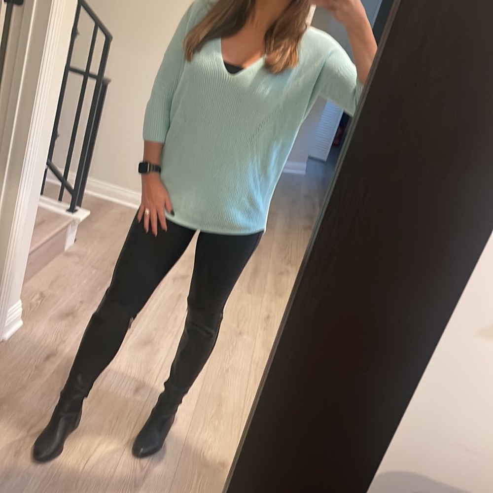 Express Sweater - Picture 4 of 4